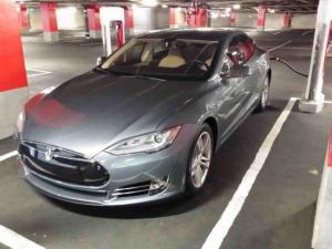 Tesla Model S P85